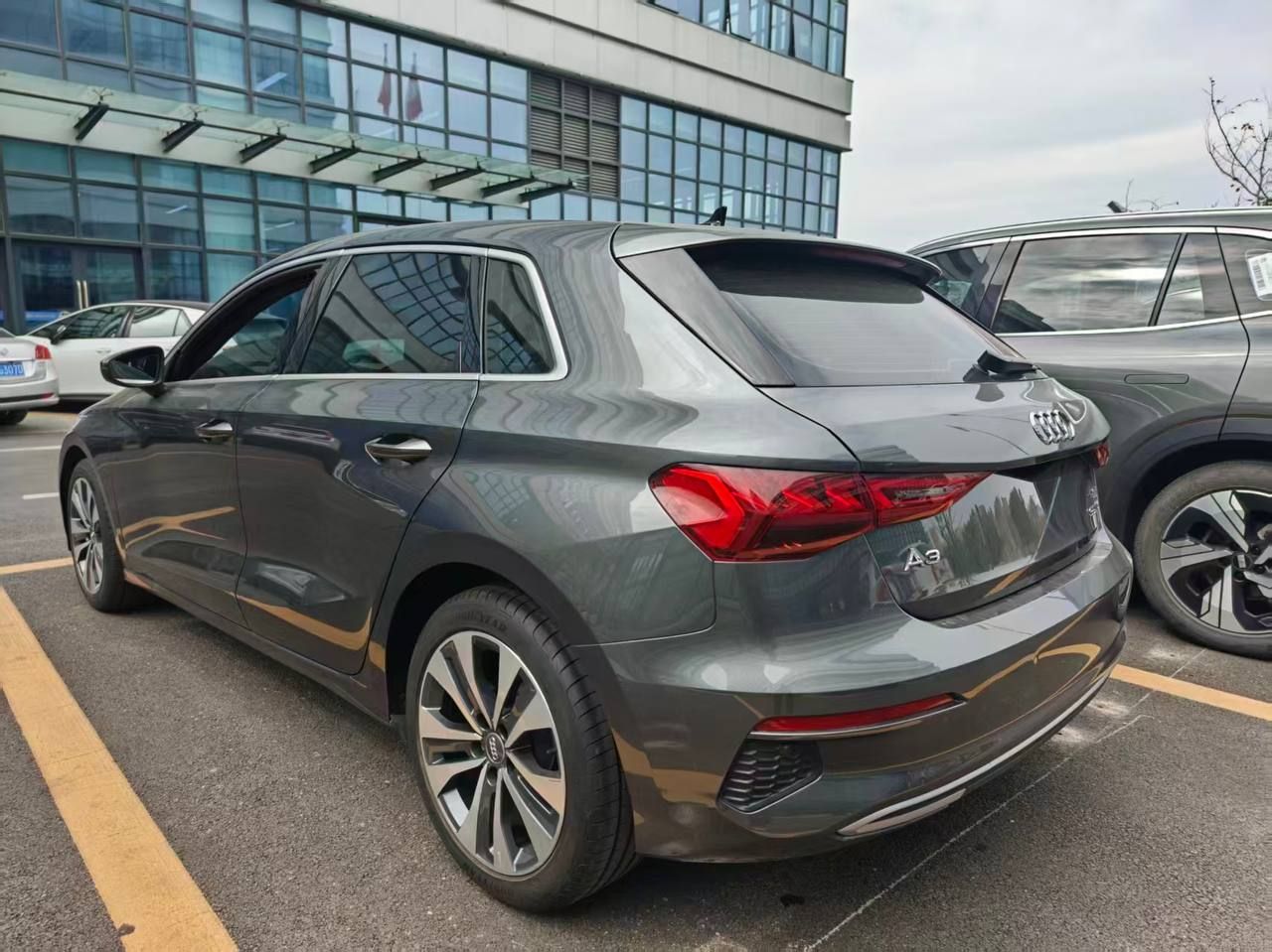 Audi A3 Sportback 2021 — фото