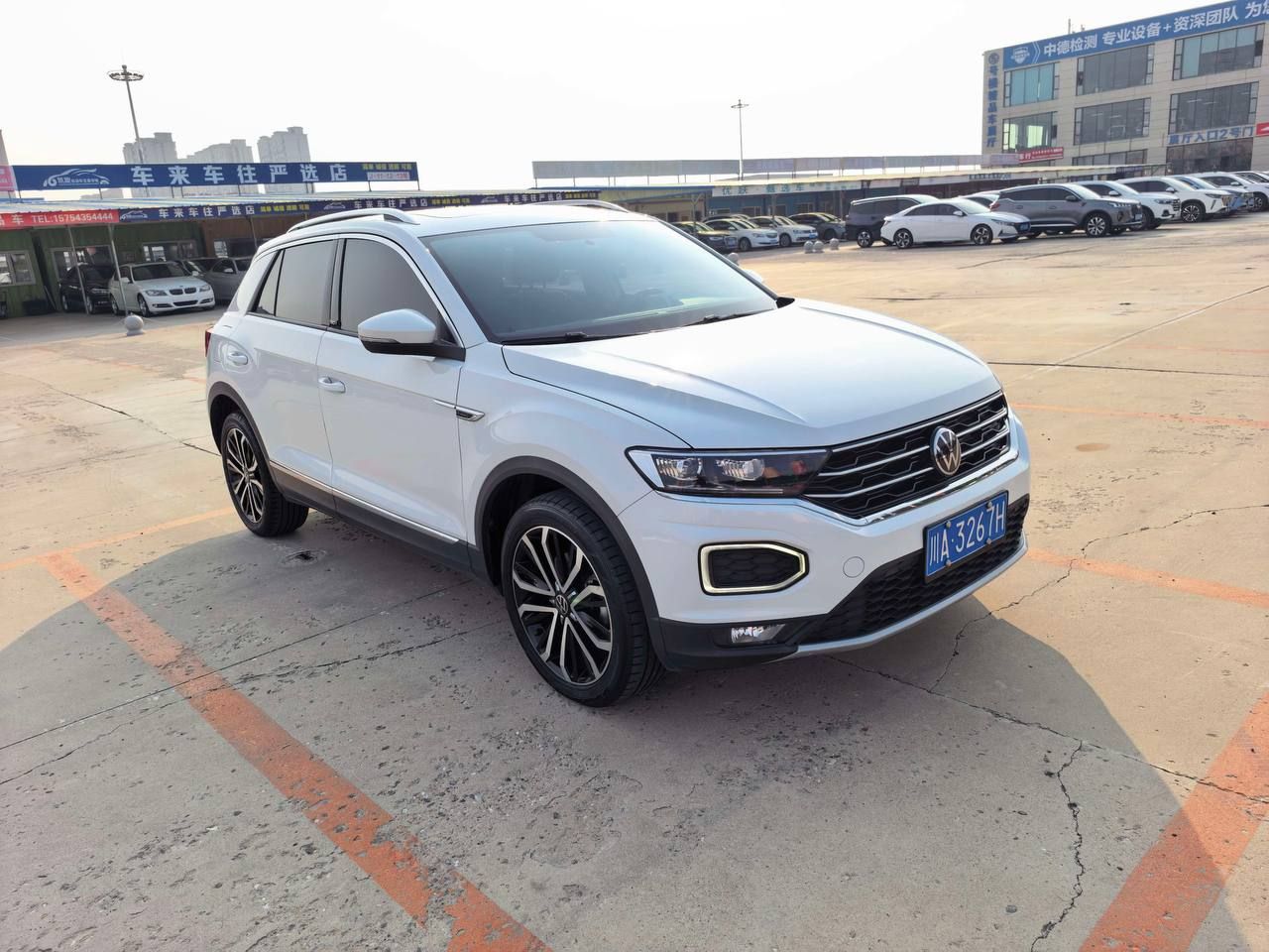 Volkswagen T-Roc 2021 — фото
