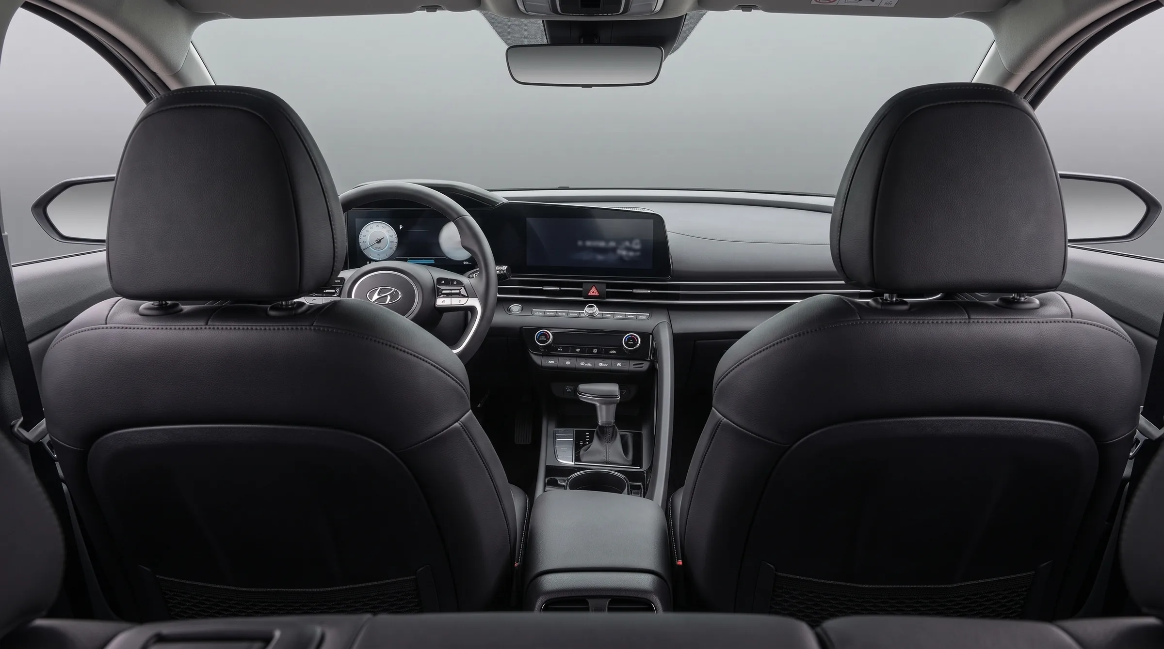 Салон Hyundai Elantra: руль, приборная панель, центральный экран и консоль, визуализация
